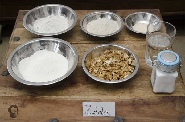 Walnussbrot und Chorizzoaufstrich Bild von Walnussbrot und Chorizzoaufstrich
