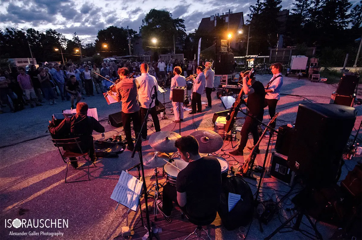 Baulücken-Konzert #4: Klezmore Orchestra Bild, Baulücken-Konzert #4: Klezmore Orchestra