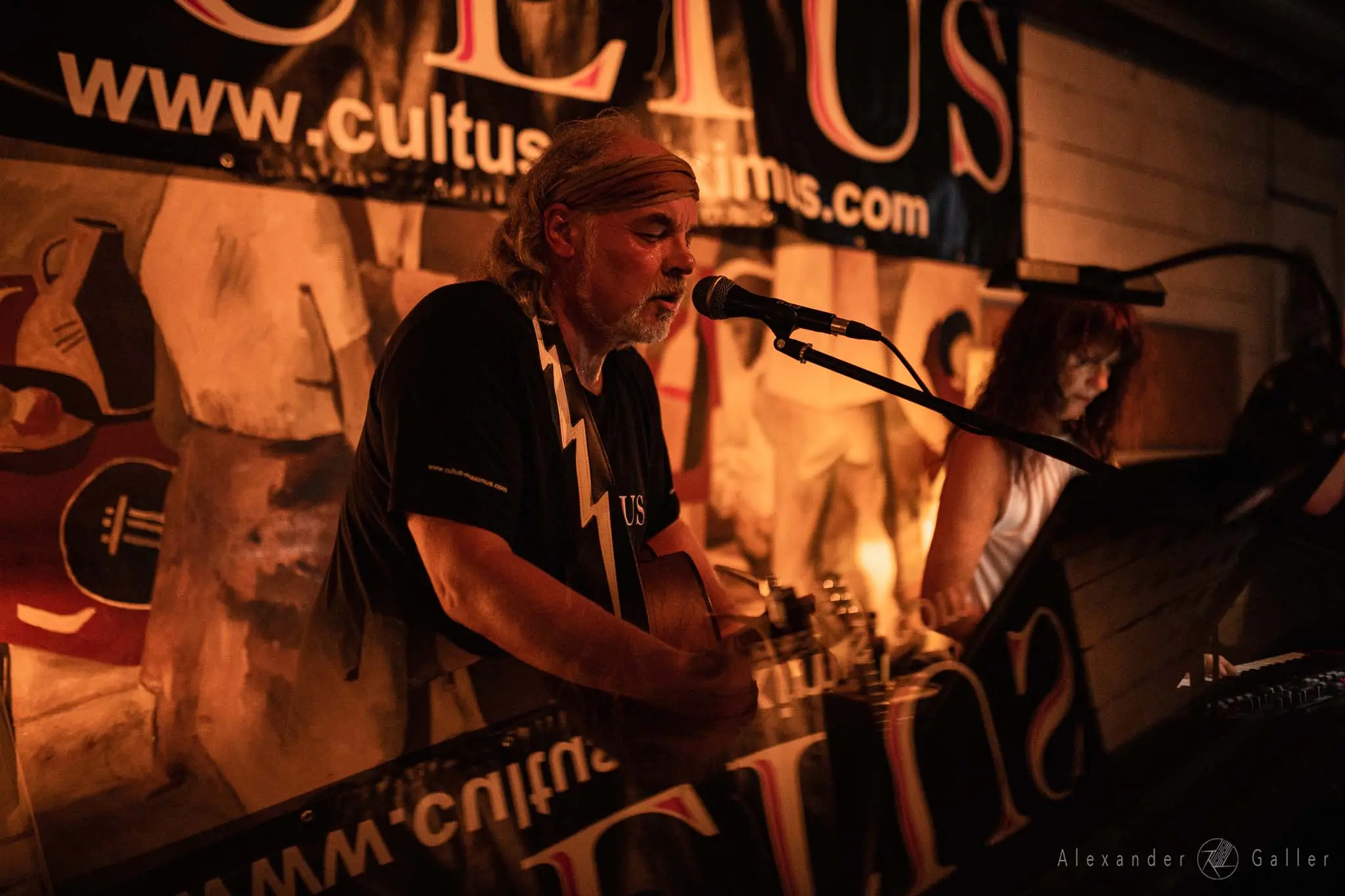 Bild, Cultus at Cafe 7*Stern
