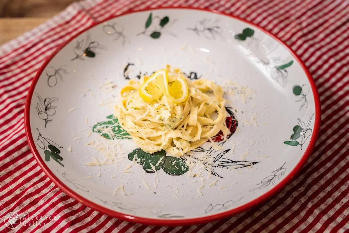 Bild, A blog post a day XIII - Selbsgemachte Nudeln mit Zucchiniso&szlig;e