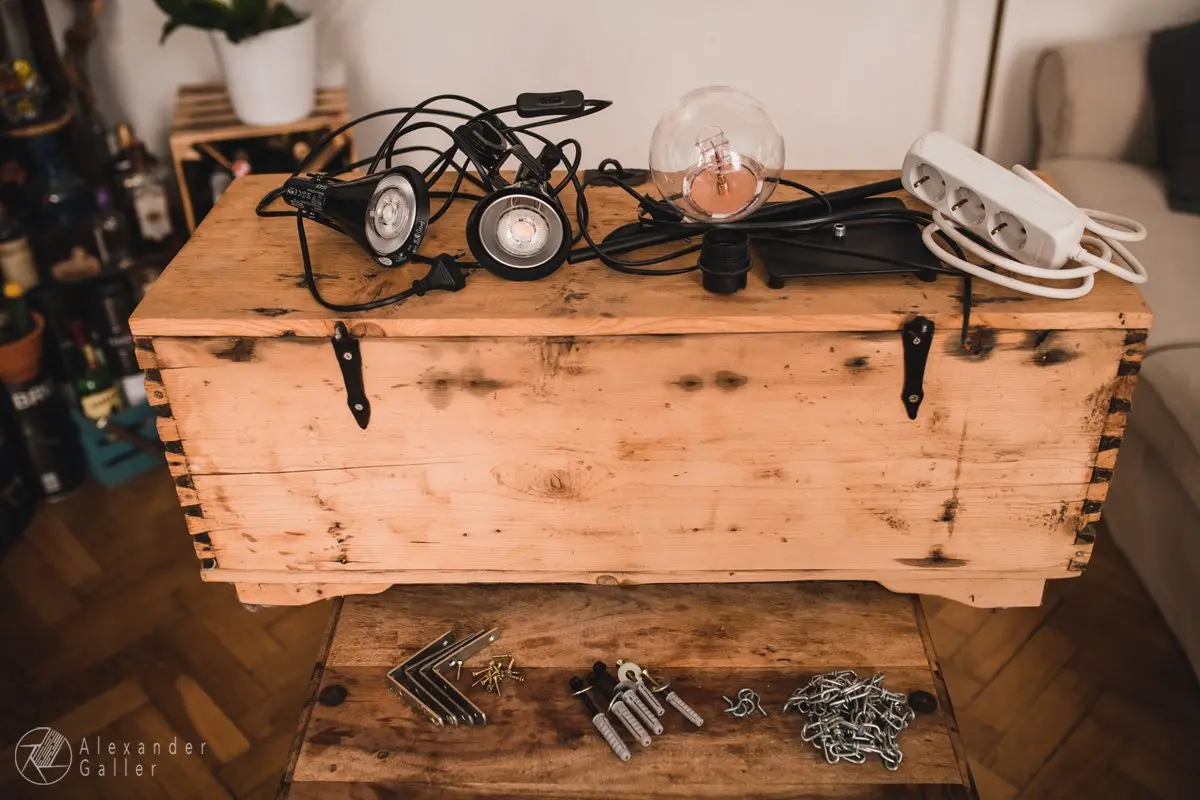 Bild, A blog post a day XXII - Alte Kiste, neues Regal