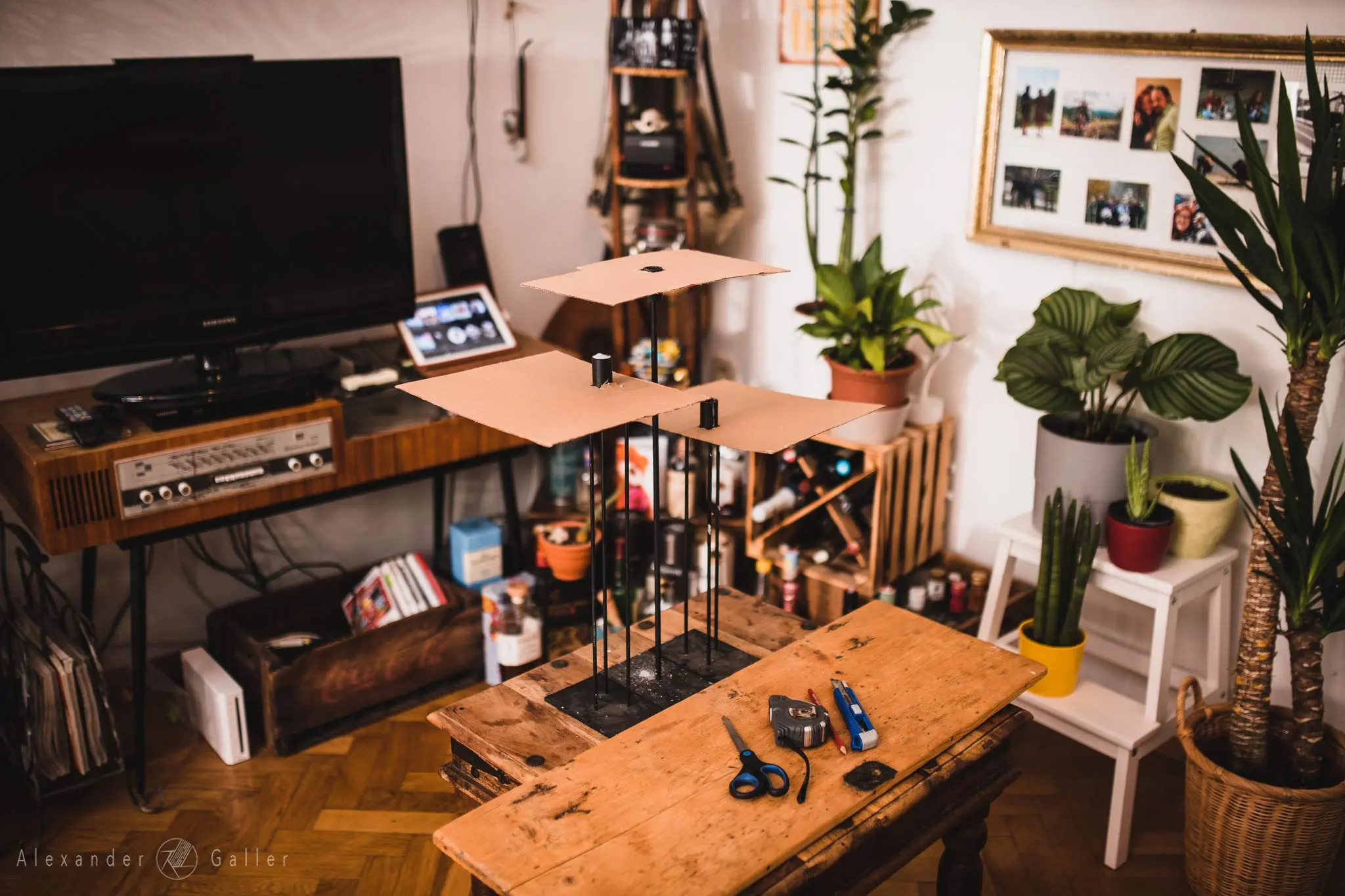 Bild, A blog post a day XXVIII - Alte Kerzenständer, neuer Beistelltisch