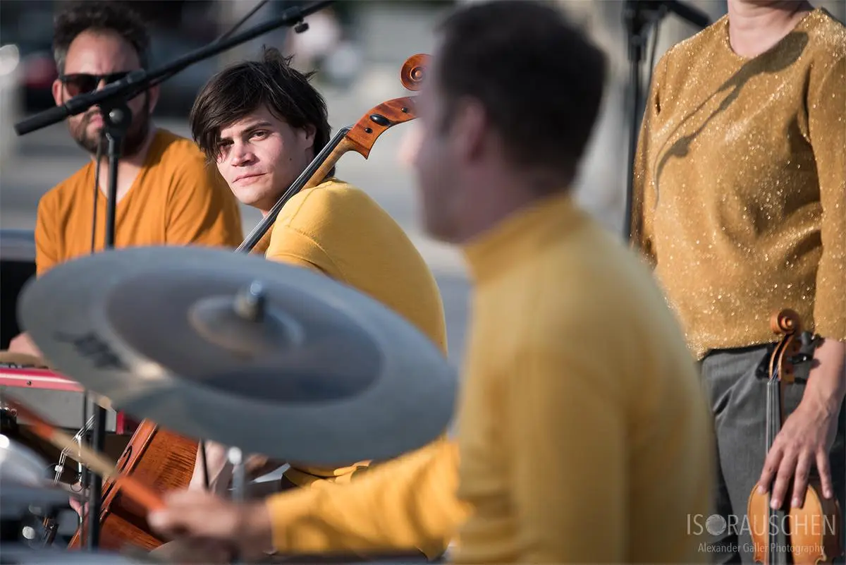 Bild, Donauwellenreiter