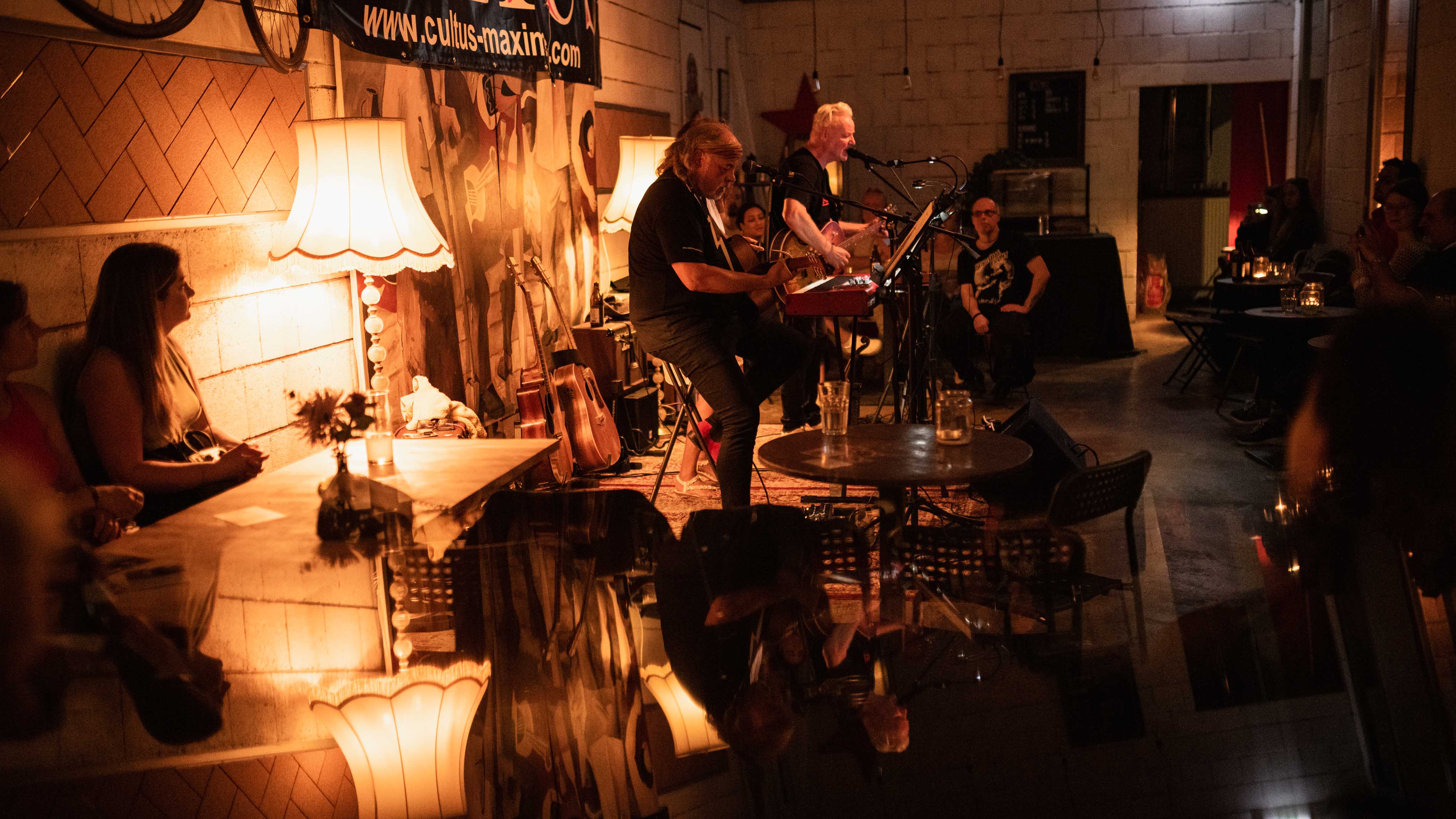 Cultus at Cafe 7*Stern Bild, Cultus at Cafe 7*Stern