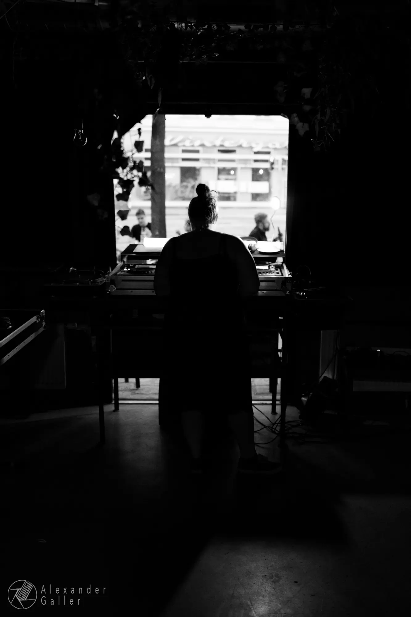 Bild, The Socially Distanced Social Club