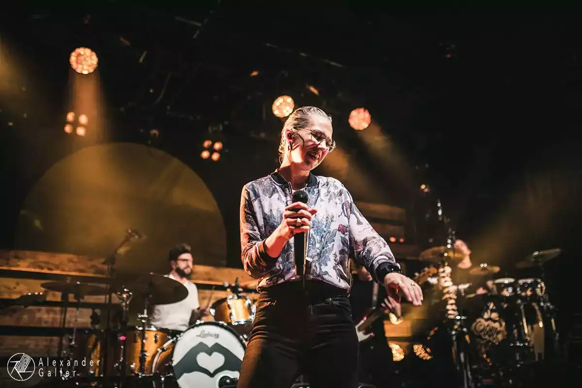 Bild, Stefanie Heinzmann and Jake Isaac at WUK