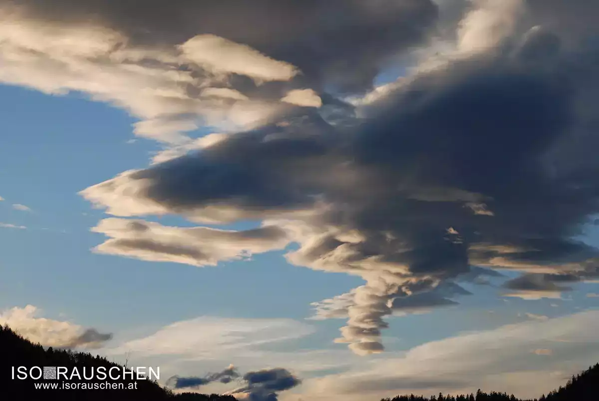 Bild, &Uuml;ber den Wolken...