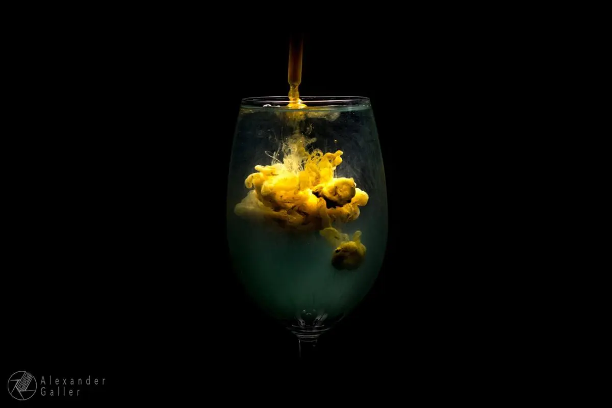 Bild, A blog post a day XII - Farbwelten im Weinglas