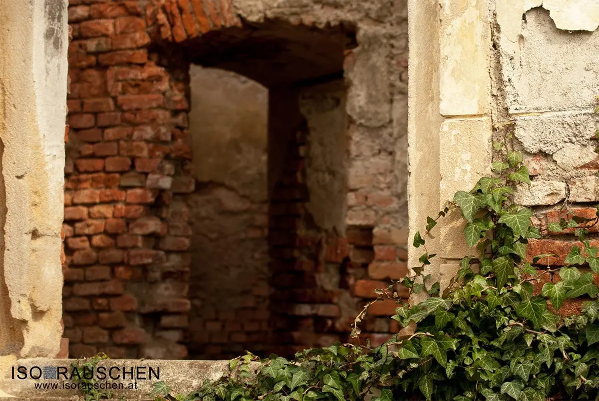 Bild, Altes Gem&auml;uer