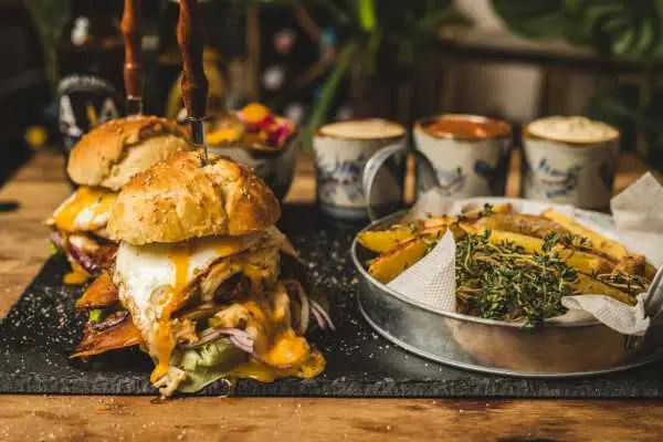 Bild, Bild zu Bacon Egg Cheeseburger