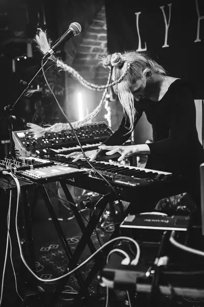 Bild von Lyhre (DE)
rhiz
Hannah Tögel | www.isorauschen.at
Saturday