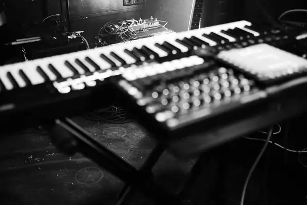 Bild von Lyhre (DE)
rhiz
Michael Natter | kantine.photography
Saturday