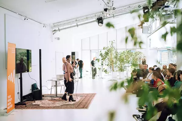 Bild von French Artist Pitch
Brunnenpassage
Alexander Galler | www.isorauschen.at
Saturday