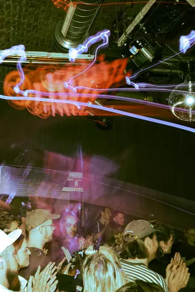 Bild von Crowd
rhiz
Liv Heinert
Thursday