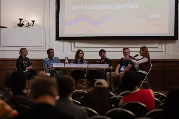 Bild von Human Curation in the Age of Algorithms - Why Radio Still Matters
Albert Hall
Alexander Galler | www.isorauschen.at
Thursday
