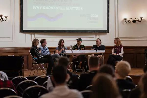 Bild von Human Curation in the Age of Algorithms - Why Radio Still Matters
Albert Hall
Alexander Galler | www.isorauschen.at
Thursday