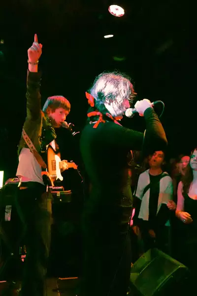 Bild von Das Beat (DE)
rhiz
Liv Heinert
Friday