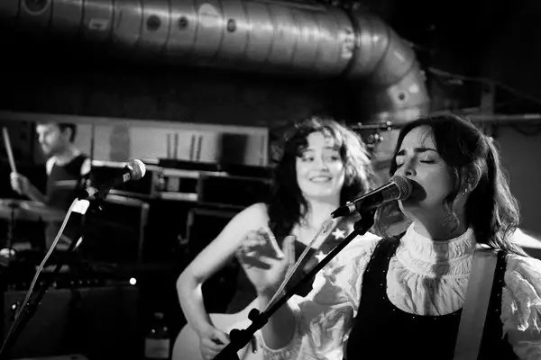 Bild von Angelic In Jeans (DE)
Loop
Daniel M Ramos
Friday