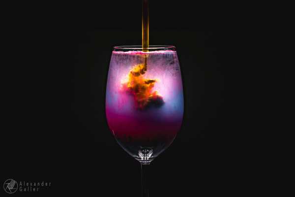 Bild von A blog post a day XII - Farbwelten im Weinglas