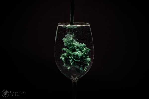 Bild von A blog post a day XII - Farbwelten im Weinglas