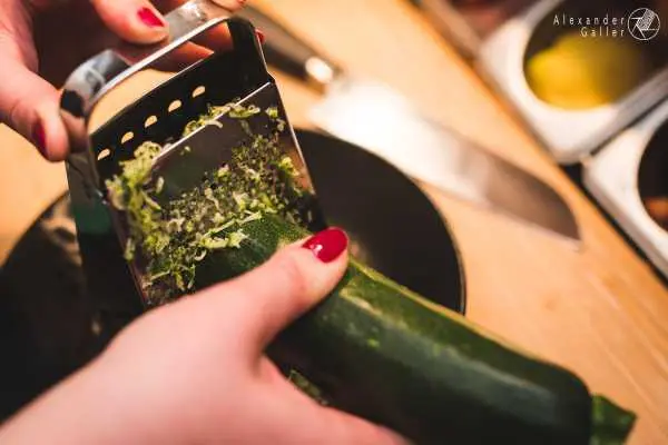 Bild von Zucchini reiben
