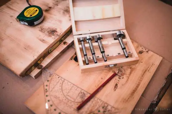 Bild von A blog post a day XXVIII - Alte Kerzenst&auml;nder, neuer Beistelltisch