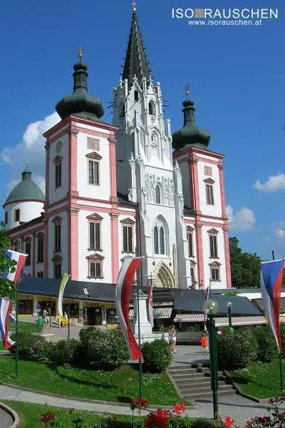 Bild von Basilika Mariazell im Wandel der Jahreszeiten