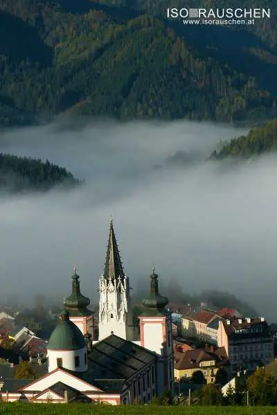Bild von Basilika Mariazell im Wandel der Jahreszeiten