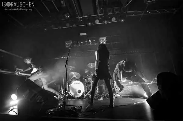 Bild von It's The Lipstick On Your Teeth