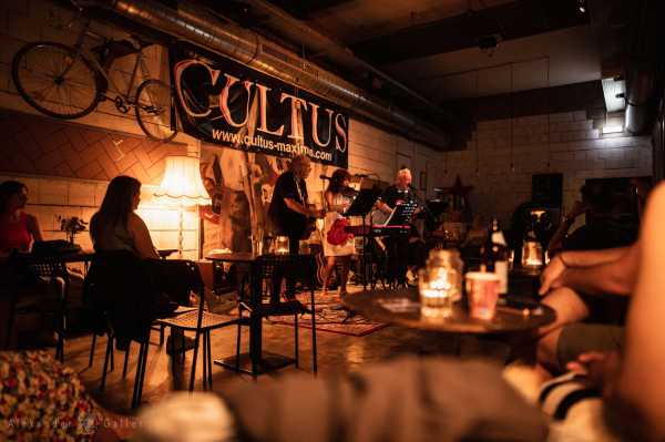 Bild von Cultus at Cafe 7*Stern