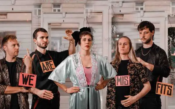 Bild, Bild zu Es wird ERNST