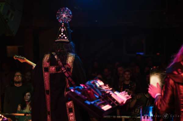 Bild von Henge and Super Sonic Silver Haze at Fluc