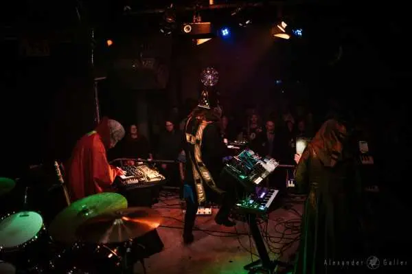 Bild von Henge and Super Sonic Silver Haze at Fluc