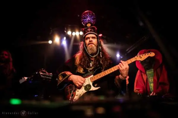 Bild von Henge and Super Sonic Silver Haze at Fluc