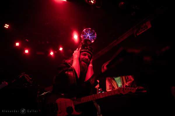 Bild von Henge and Super Sonic Silver Haze at Fluc