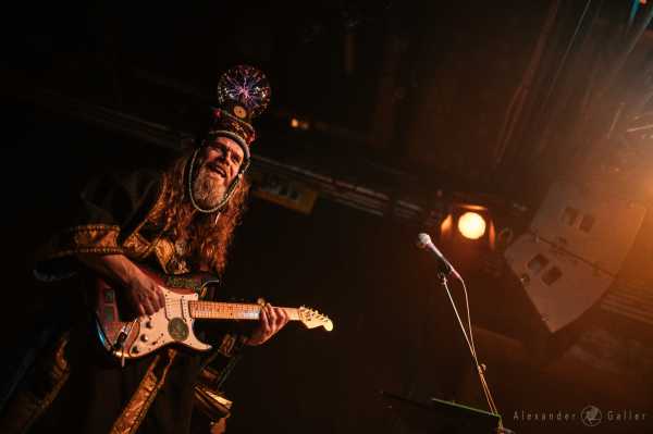 Bild von Henge and Super Sonic Silver Haze at Fluc