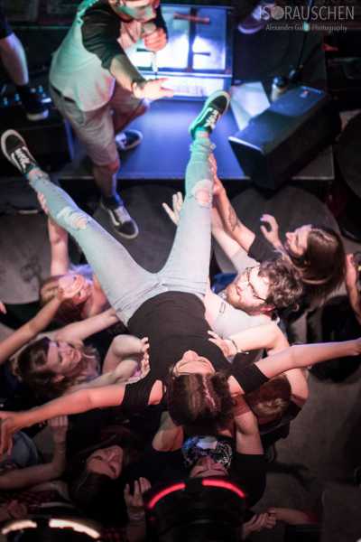 Bild von Here For A Reason