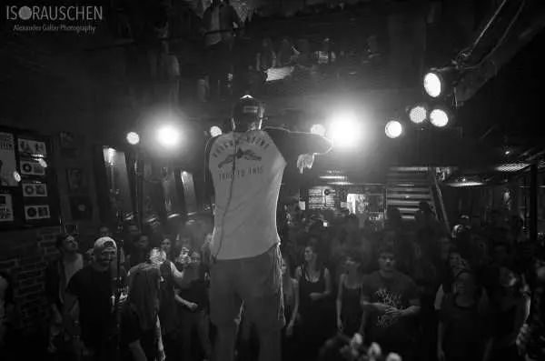 Bild von Here For A Reason