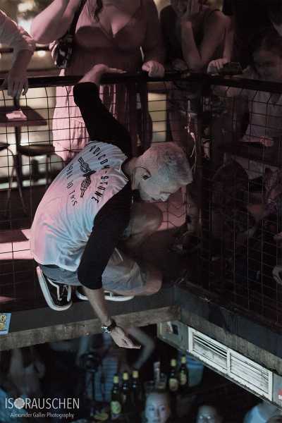 Bild von Here For A Reason