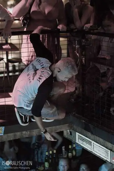 Bild von Here For A Reason