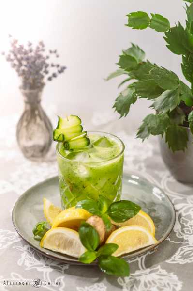 Homemade Summer Drinks Bild von Homemade Summer Drinks