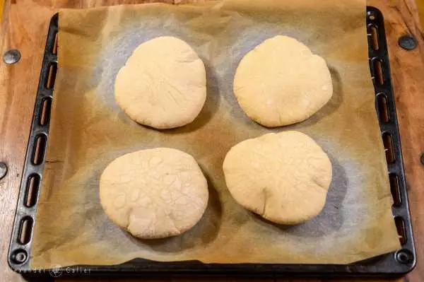 Bild von Brötchen nach dem Backen