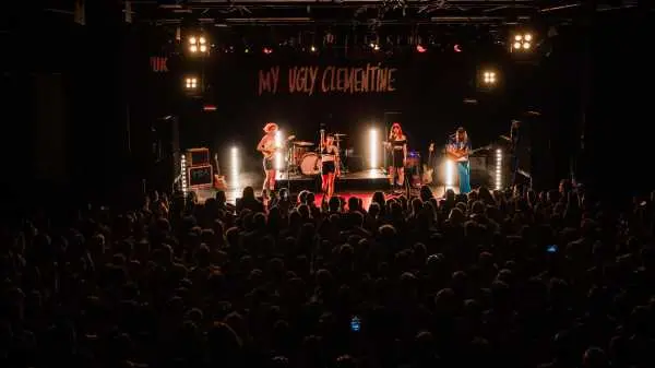 Bild von My Ugly Clementine and Bipolar Feminin at WUK