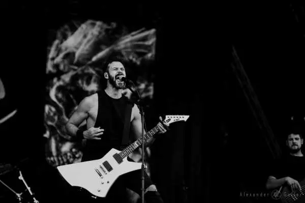 Bild von Black Inhale