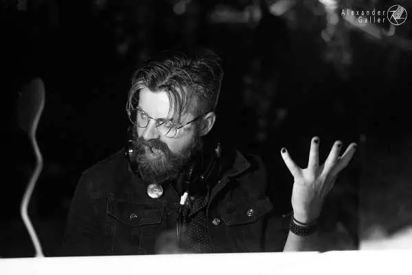 Bild von The Socially Distanced Social Club