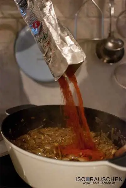 Bild von Urli Omas Gulasch mit Nockerl