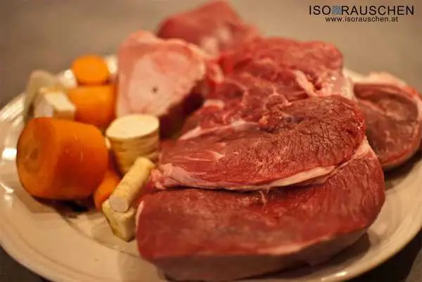 Bild von Urli Omas Gulasch mit Nockerl