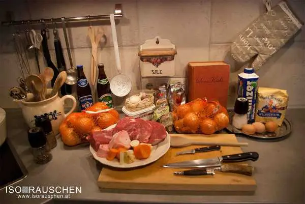 Bild von Urli Omas Gulasch mit Nockerl