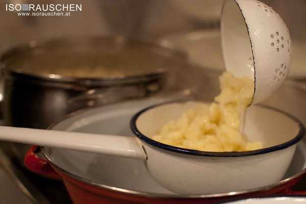 Urli Omas Gulasch mit Nockerl Bild von Urli Omas Gulasch mit Nockerl