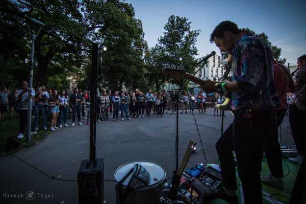 Please Madame by Hannah Bild von Please Madame by Hannah